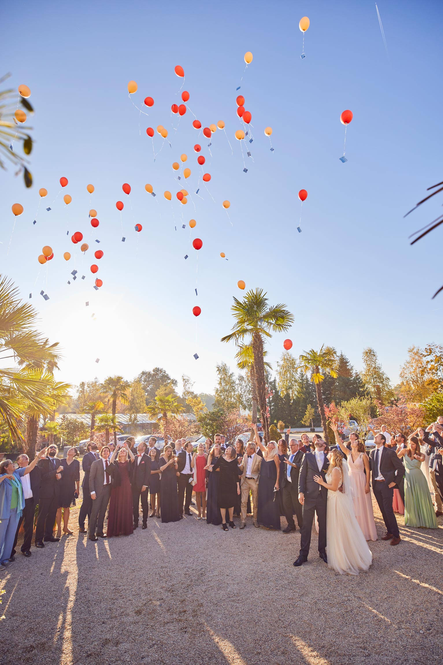 Ballone steigen lassen an Hochzeit